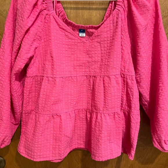 OLD NAVY bright pink long sleeve tiered v neck top - Picture 3 of 5